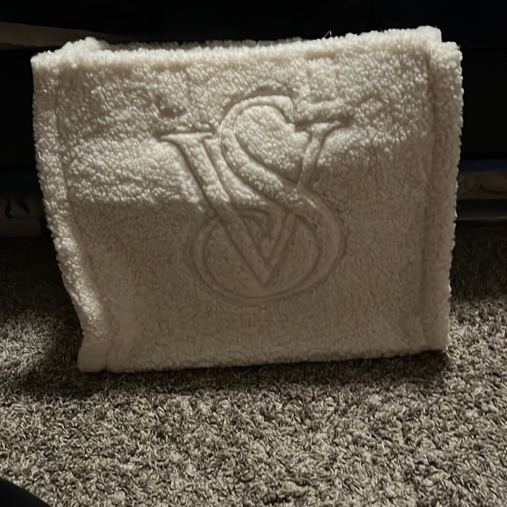 NEW VS Sherpa Tote